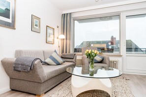 TV - Comfortable vacation apartment with balcony in Westerland (Westerland)