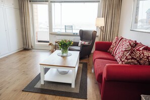 TV, stereo - Modern & bright vacation apartment, close to the center & beach (Westerland)
