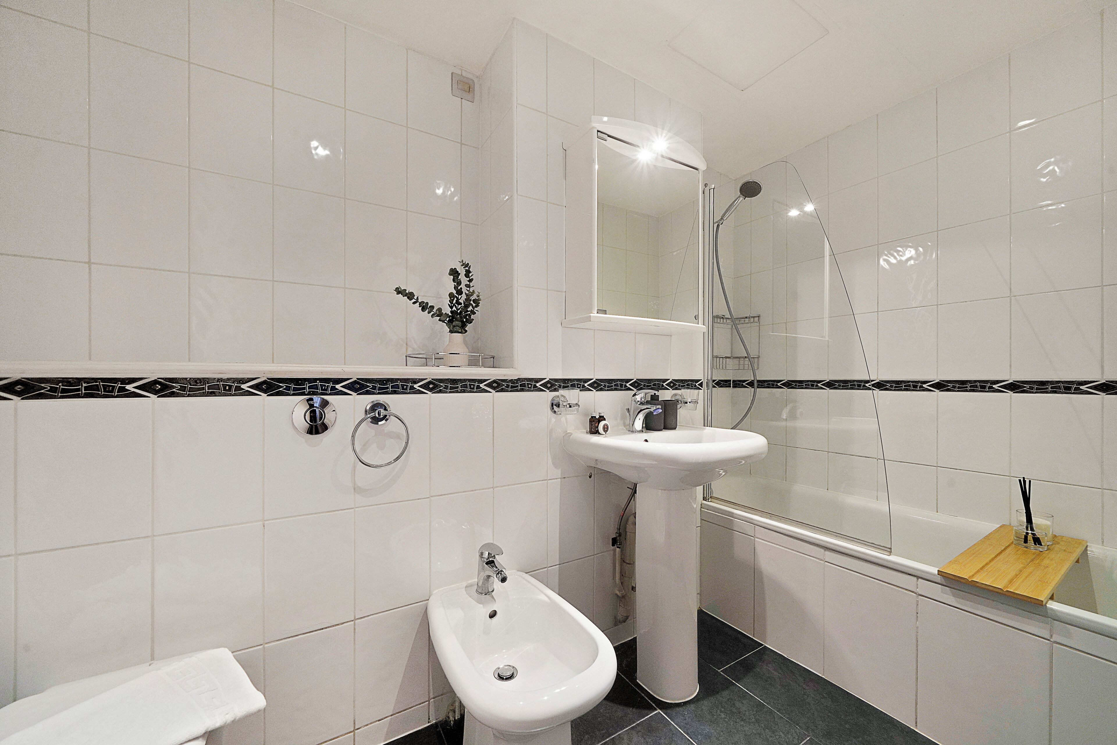 Apartment, Non Smoking | Bathroom | Towels