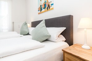 2 bedrooms, free WiFi, bed sheets - Modern vacation apartment with sauna and heated indoor pool in Westerland (Westerland)