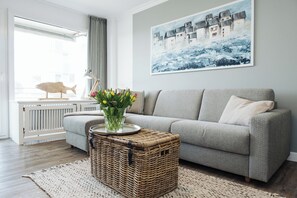 TV - Modern vacation apartment with sauna and heated indoor pool in Westerland (Westerland)
