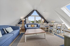 TV - Comfortable vacation apartment Liiger Hörn DG in Tinnum with sauna and garden (Tinnum)