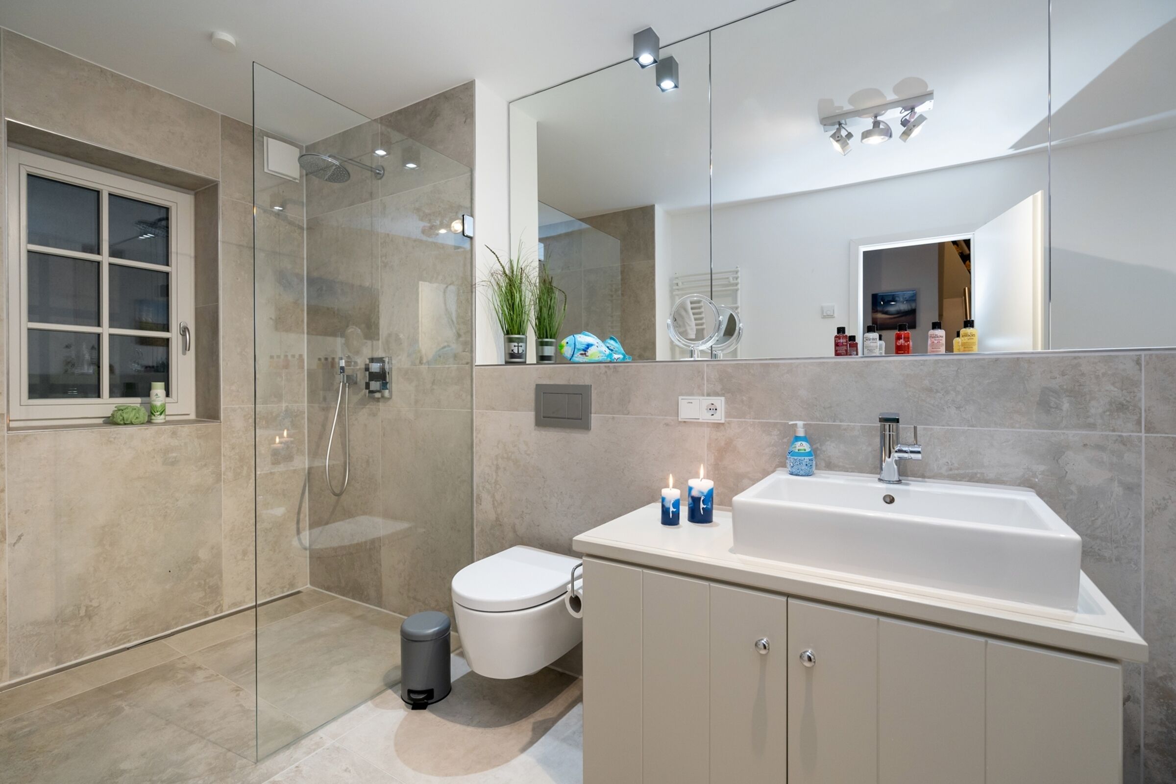 Shower, towels