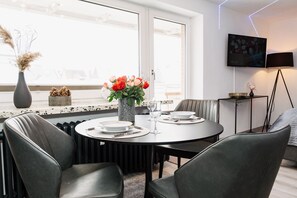 Dining - Modern vacation apartment with balcony on the 2nd floor in a central location in Westerland (Westerland)