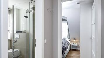 Douche, serviettes fournies
