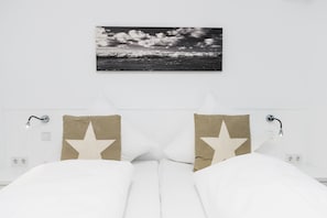 2 bedrooms, free WiFi, bed sheets - Comfortable vacation apartment with garden and terrace (Wenningstedt)