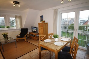 Dining - Light-flooded vacation apartment in a quiet location with sauna in Westerland (Westerland)
