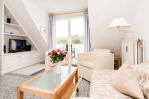 TV, stereo - Cozy vacation apartment on the 1st floor in a quiet location in Wenningstedt (Wenningstedt)