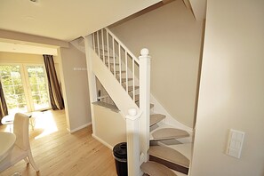 Interior - Comfortable penthouse in Westerland with terrace and modern furnishings (Westerland)