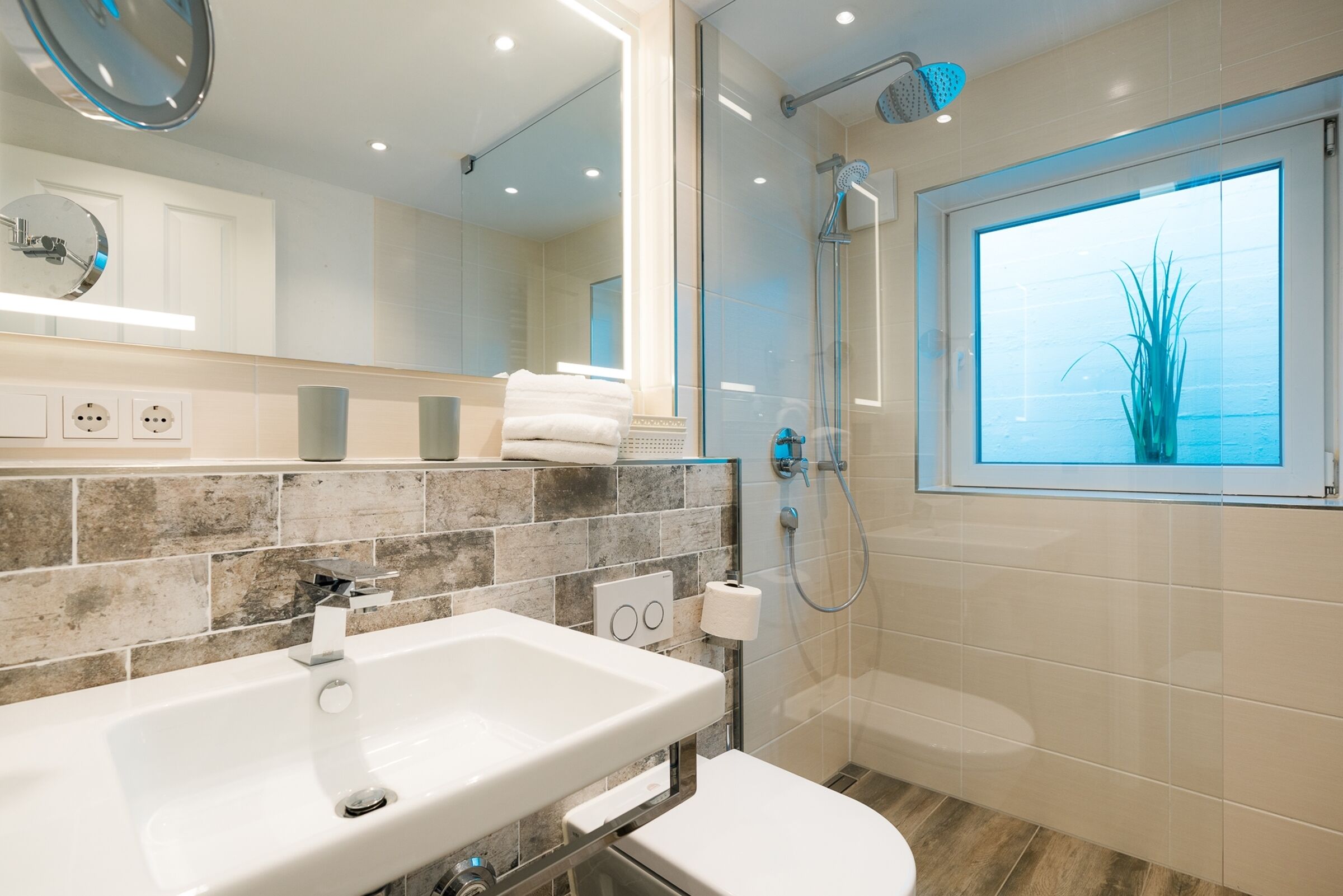 Shower, towels