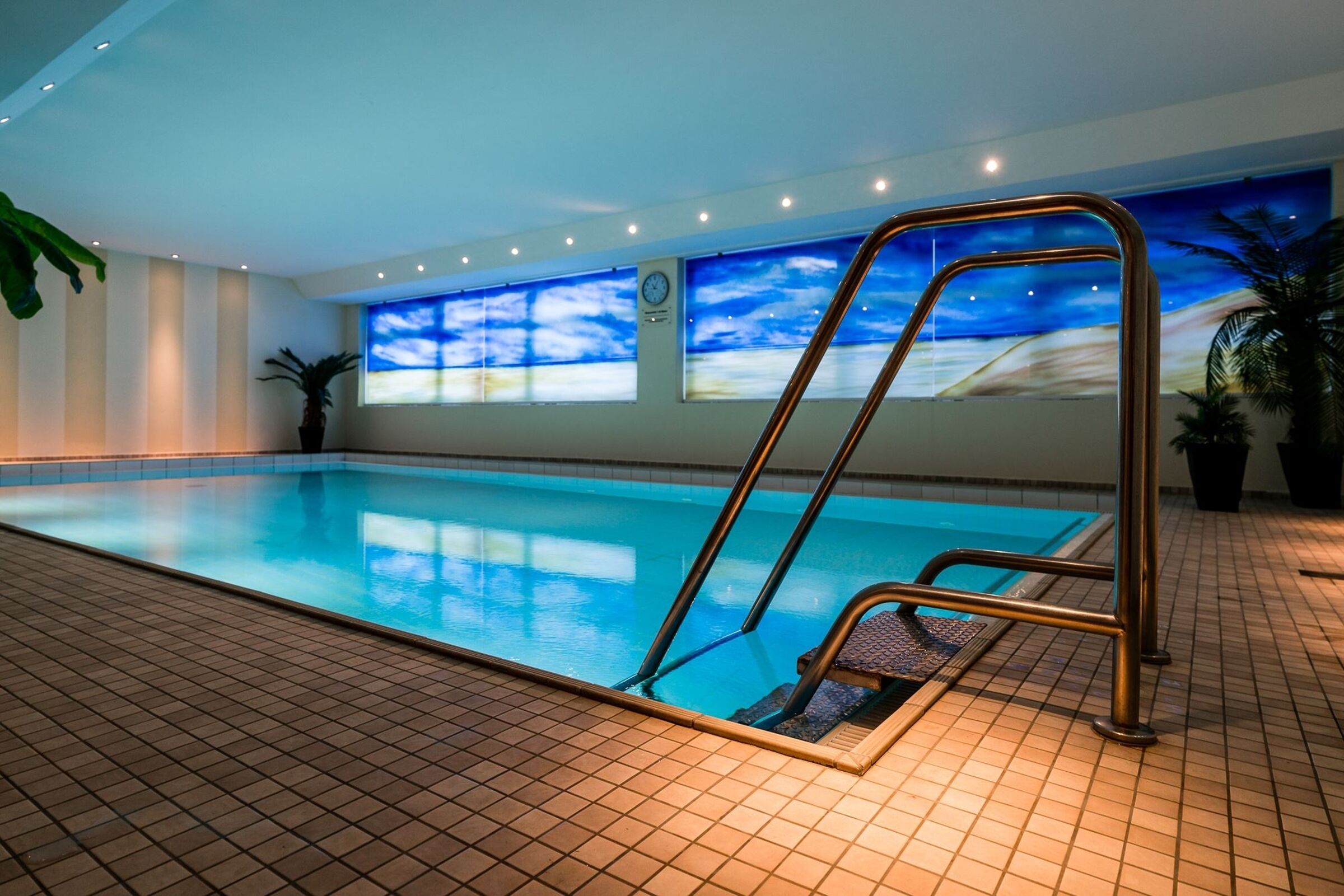 Alberca techada y alberca climatizada