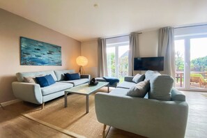 TV, lareira, aparelho de som