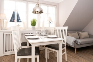 Dining - 3-room apartment on the upper floor in a quiet location in Alt-Westerland (Westerland)