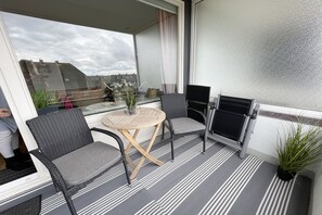 Property grounds - Bright and cozy vacation apartment directly on the beach crossing in Westerland (Westerland)