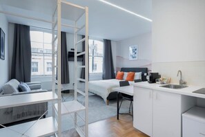 คอมฟอร์ทอพาร์ทเมนท์, เตียงใหญ่ 1 เตียง และโซฟาเบด, ปลอดบุหรี่, วิวเมือง