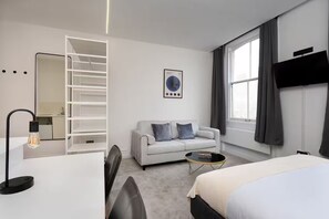 Comfort Apartment, 1 Double Bed with Sofa bed, Non Smoking, City View | Living room