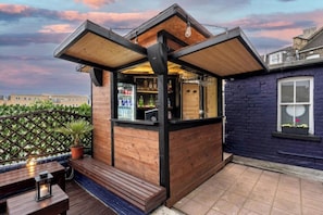 Deluxe Double Room, 1 Double Bed, Non Smoking, Private Bathroom | Bar (on property) - The Brickline Shoreditch (London)