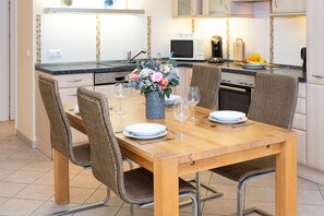 Dining - Modern vacation apartment with sauna and heated indoor pool in Westerland (Westerland)