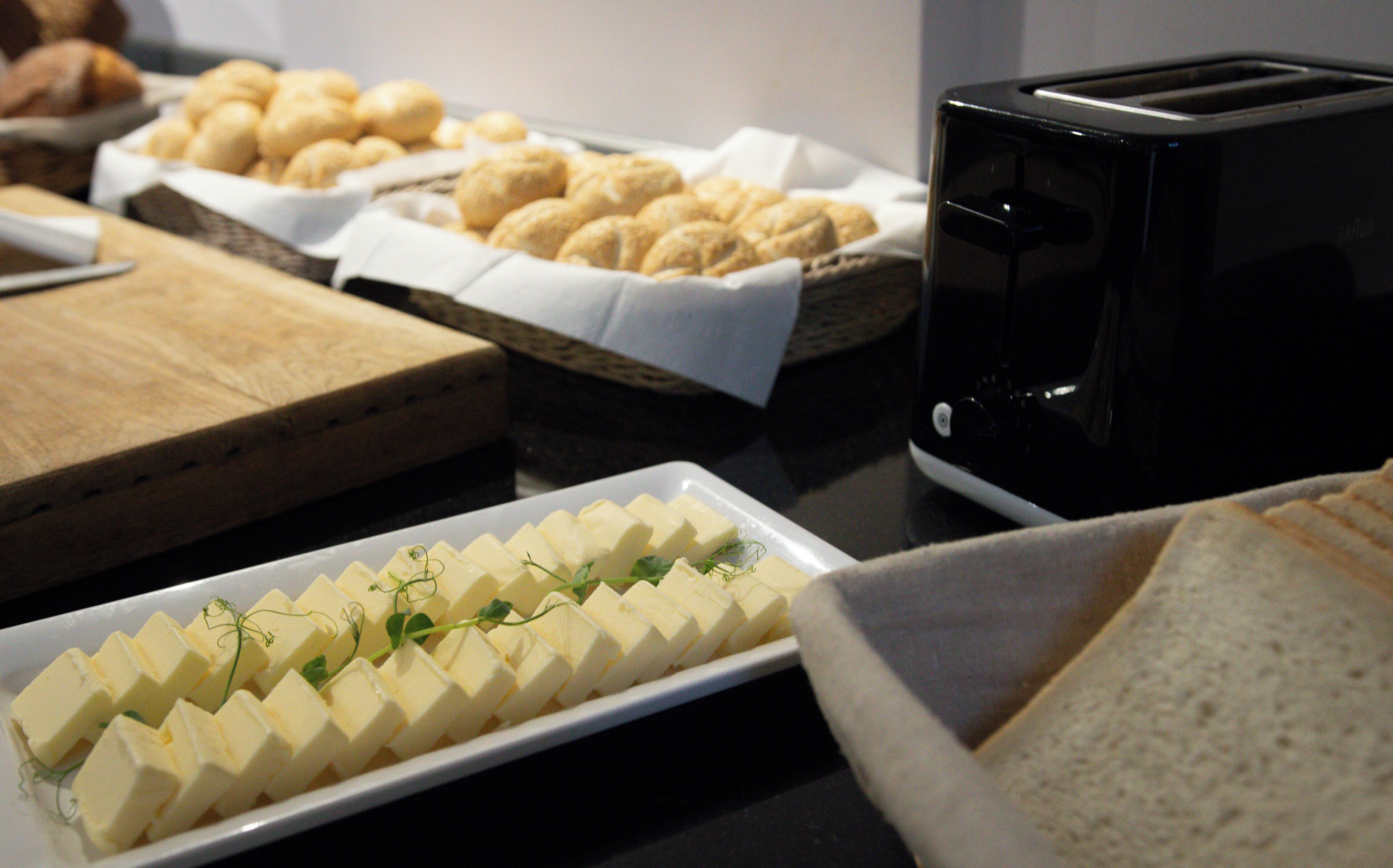 Daily buffet breakfast for a fee