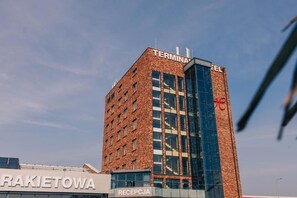 Exterior - Terminal Hotel (Wrocław)