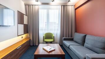 Junior Double Room Single Use, Courtyard View | Living area