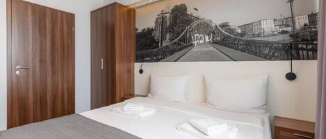 Desk, laptop workspace, free WiFi, wheelchair access