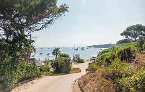 Beach nearby - PISCINE ET ACCÈS PLAGE (Hyères)