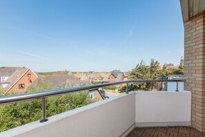 Property grounds - Modern vacation apartment Haus Undine 2nd floor with balcony and terrace in Westerland (Westerland)
