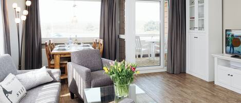 Fernseher, Stereoanlage