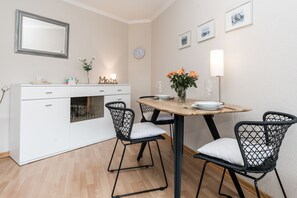 Dining - Comfortable 2-room vacation apartment in the Nordmarkhof with balcony in Westerland (Westerland)