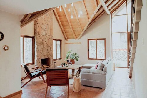 w Sleek 3BR Villa w Fireplace in Sacred Valley