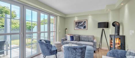 Télévision, cheminée