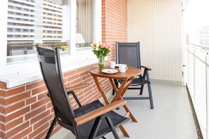 Outdoor dining - Comfortable apartment with balcony in Westerland (Westerland)