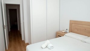 2 habitaciones, tabla de planchar con plancha y wifi 