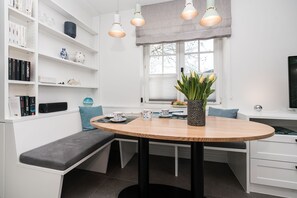 Dining - Haus Friesenperle: Comfortable vacation home with terrace and garden in Westerland (Westerland)