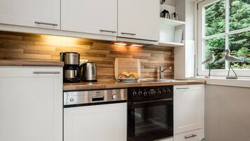 Kühlschrank, Ofen, Herdplatte, Geschirrspüler