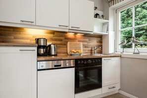 Kühlschrank, Ofen, Herdplatte, Geschirrspüler