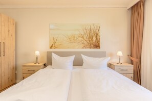 2 bedrooms, free WiFi, bed sheets - Modern vacation apartment with sauna and heated indoor pool in Westerland (Westerland)