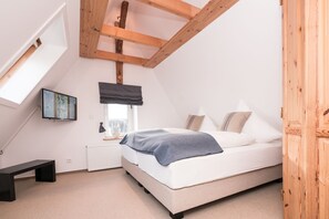 2 bedrooms, free WiFi, bed sheets - Modern Strandrose vacation apartment with terrace & garden in Hörnum (Hörnum)