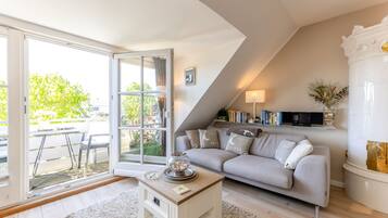 Televisión, futbolito y estéreo