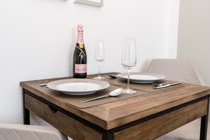 Dining - Modern vacation apartment with sauna, solarium and heated indoor pool in Westerland (Westerland)