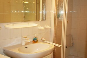 Towels - Comfortable 2-room vacation apartment in the Nordmarkhof with balcony in Westerland (Westerland)