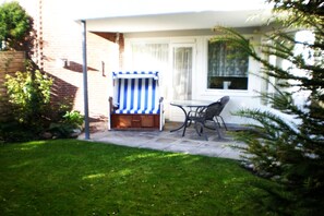 Terrace/patio - Comfortable 2-room vacation apartment in the Nordmarkhof with balcony in Westerland (Westerland)
