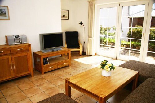 Schmiedeweg Whg. 2 in Westerland - comfortable apartment with terrace and sauna