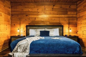 4 bedrooms, desk, iron/ironing board, travel cot - Cabin with Mountain Views, Hot Tub & Gamerooms! (Sevierville)