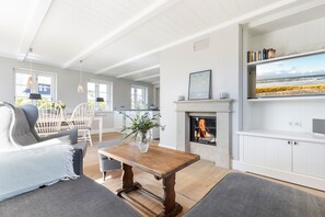 TV, fireplace, stereo - Haus Goofy in Wenningstedt - Comfortable vacation home right in the dunes (Wenningstedt)