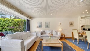 Living area - Vacation apartment Liiger Hörn 1 in Tinnum with sauna, garden and terrace (Tinnum)
