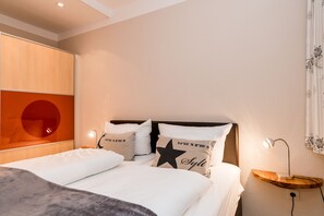 2 室のベッドルーム、WiFi (無料)、ベッドシーツ