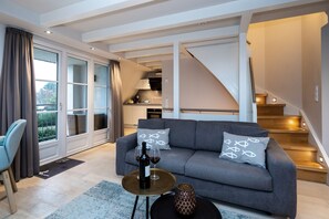 TV - Beautiful and well-equipped vacation apartment in the south of Westerland. (Westerland)