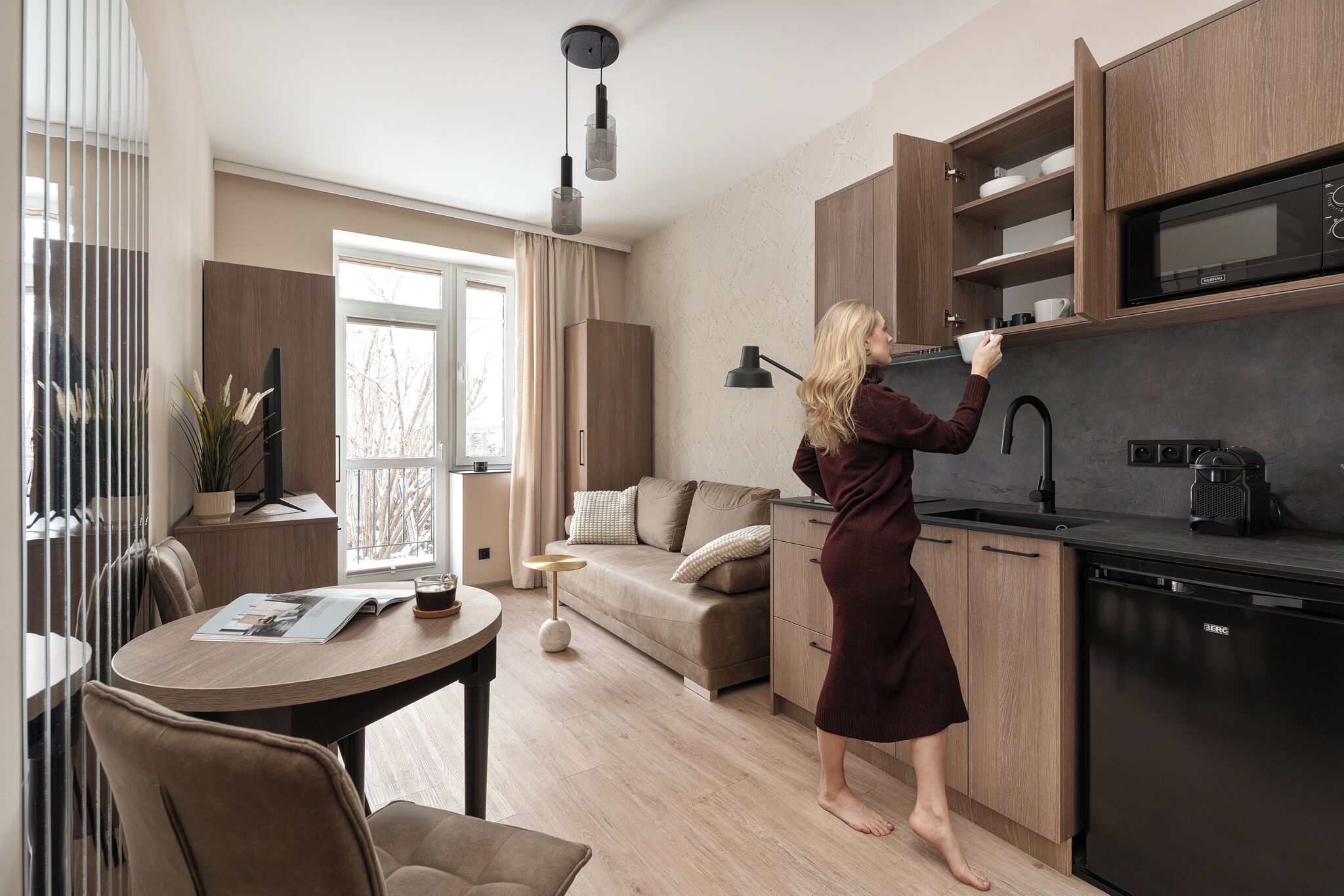 Deluxe Studio Suite, Balcony | Living area | Flat-screen TV